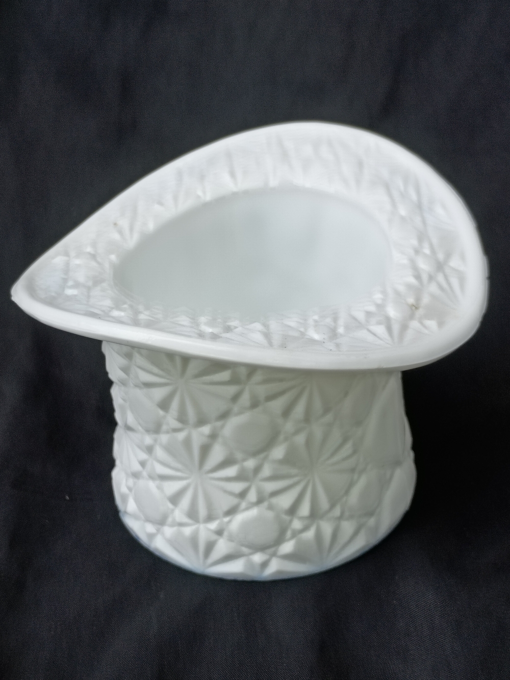 Vtg Fenton Milk Glass Daisy and Button Top Hat Vase 5"